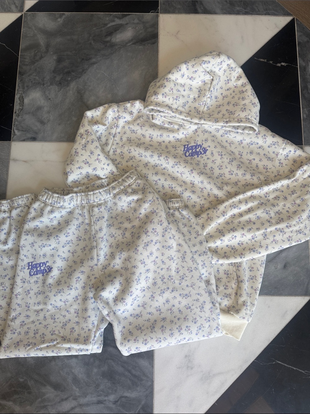 Happy Camp3r floral sweat set